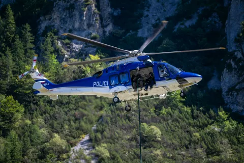 8. srečanje prvih posredovalcev PlanicaSimbolična fotografija Slovenska policija specialna policijska enota / Foto: Nik Bertoncelj