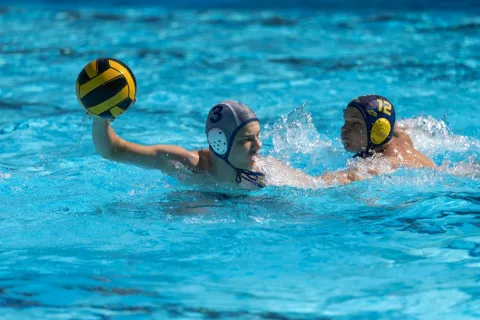  Dan vaterpolistov se je začel z jutranjim gorenjskim kadetskim derbijem Calcit Water Polo Kamnik - Triglav Kranj. / Foto: Ga&scaron;per &Scaron;enica 