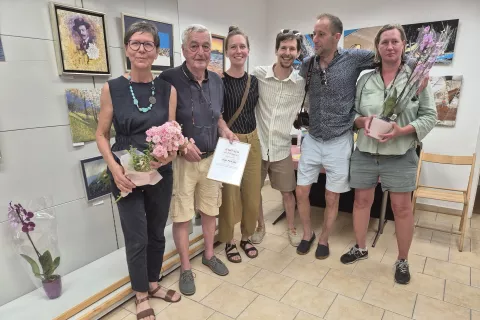 Puharjevi: (z leve) brat in sestra Petra in Zmago, Petrina Maja in Jernej Kejžar in Zmagova Mitja in Eva Puhar. / Foto: Igor Kavčič