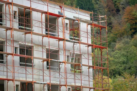 Gradnja ceste in blokov OPPN Partizan Jesenice / Foto: Nik Bertoncelj