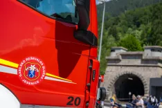 Simbolična fotografija gasilci GARS Jesenice in železni&scaron;ki predor Karavanke tunel gasilsko vozilo na tirnicah / Foto: Nik Bertoncelj