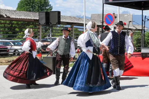Urhov semenj in 250 let župnije, Begunje nastop narodne no&scaron;e / Foto: Tina Dokl