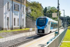 Vandalizem kartomat Slovenske železnice Železni&scaron;ka postaja RadovljicaVlak Slovenske železnice potni&scaron;ki vlak simbolične fotografije / Foto: Nik Bertoncelj
