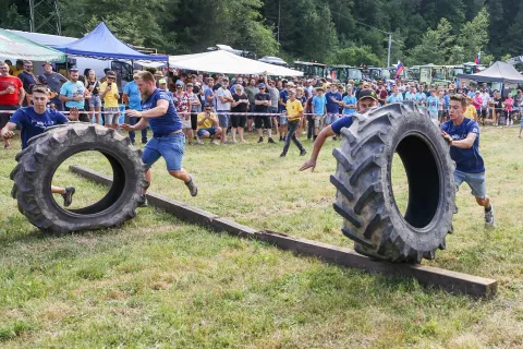 6 Traktor zbor Račeva Žiri / Foto: Tina Dokl