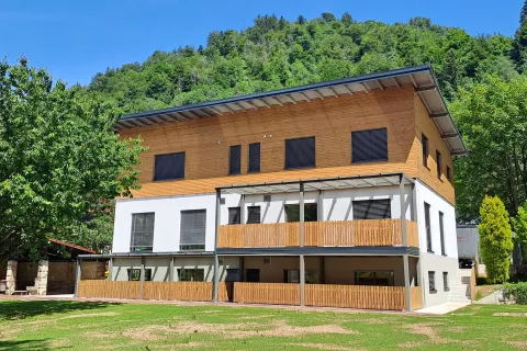 Jesenice z novim vrtcem