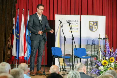 Imenoval podžupanjo in podžupana