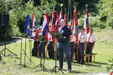 spominska slovesnost v spomin padlim talcem Plečnikov spomenik Dolenja vas Franc Lu&scaron;ina ZB NOB &Scaron;kofja Loka / Foto: Tina Dokl