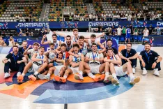 Mladi slovenski ko&scaron;arkarji so bili velikem finalu od prve minute bolj&scaron;i od Italijanov ter z zmago 88:71 spisali zgodovino. / Foto: Ko&scaron;arkarska zveza Slovenije