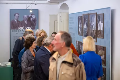 Ljudje so na njegovih fotografijah lepi