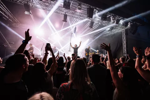 Koncert skupine Parni Valjak v okviru Pre&scaron;ernega poletja na Gradu Khislstein v Kranju / Foto: Primož Pičulin