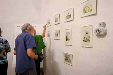 odprtje razstava avtor Pierluigi Banchig naslov razstave Votivne cerkvice Nadi&scaron;kih dolin v akvarelih Crngrob galerija v Cerkev Marijinega oznanjenja / Foto: Tina Dokl