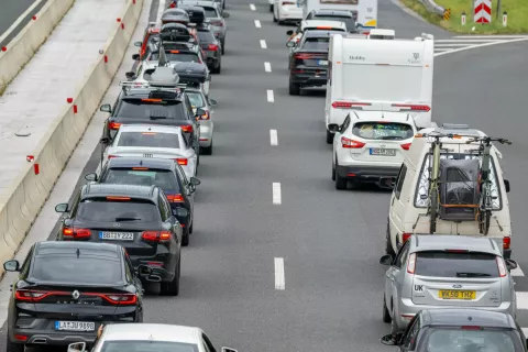 Prometni zastoj avtocesta Jesenice Karavanke Hru&scaron;ica / Foto: Nik Bertoncelj
