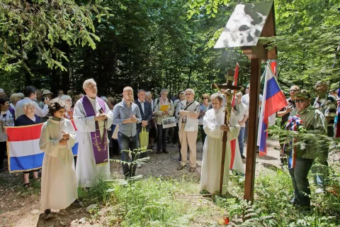 Kmalu nova sondiranja grobi&scaron;č v Crngrobu