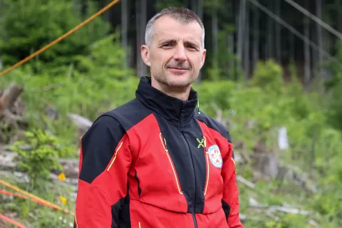 Helikopter ni taksi za prevoz iz gora