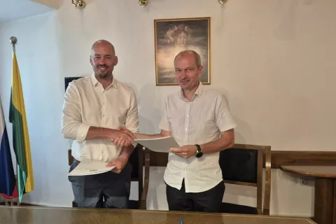 Simbolni pomen nove brvi
