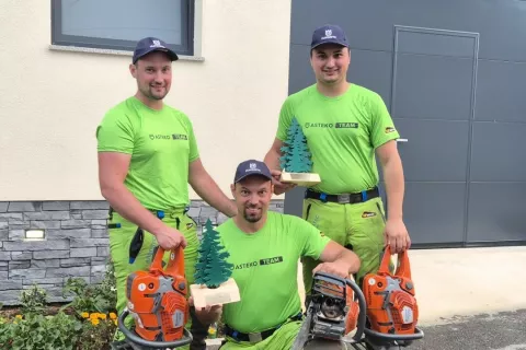 Zmagovalna ekipa OE Ljubljana: (od leve) Uro&scaron; &Scaron;u&scaron;tar, Mihael Brlec in Nejc Močnik, vsi iz kamni&scaron;ke občine / Foto: ZGS