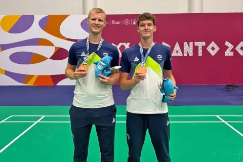 Bronasto medaljo v dvojicah v badmintonu sta na sredozemskih igrah osvojila Miha Ivancic in Tadej Jelenc. / Foto: Olimpijski komite Slovenije