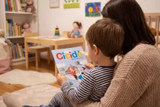 Z nacionalno pobudo Branje na recept želijo spodbuditi skupno branje odraslih in otrok ter prispevati h krepitvi bralne kulture v Sloveniji. / Foto: Sandi Fi&scaron;er