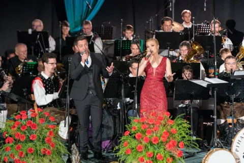 Pihalni orkester Alples Železniki, koncert, gosta Klemen Torkar in Eva Černe Avbelj / Foto: Simon Benedičič