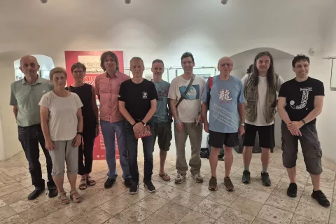 Odprtja razstave se je udeležila tudi večina avtorjev fotografij na&scaron;ega časa, ki prihajajo iz FD Janez Puhar. / Foto: Igor Kavčič