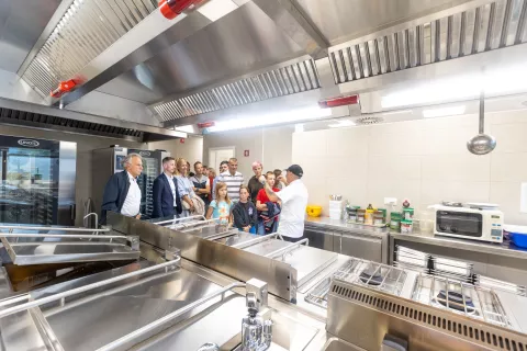 Kosila in malice pripravljajo v prenovljeni kuhinji