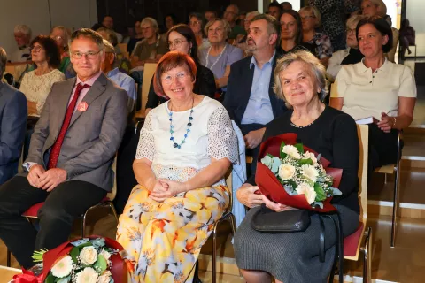 120 obletnica ustanovitve javne ljudske knjižnice v Radovljici dvorana Jakoba &Scaron;picarja v Knjižnica A. T. Linharta Radovljica na fotografiji Marko Zupanc direktor, Božena Kolman Finžgar, Rezka &Scaron;ubic Pleničar / Foto: Tina Dokl