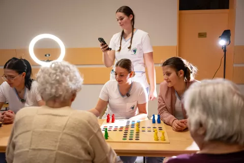 Kako zadržati mlade medicinske sestre