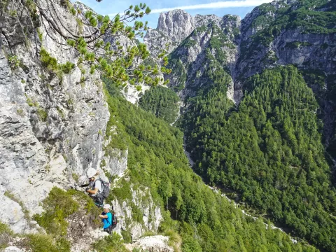 Atraktivno, prepadno, divje, predvsem pa pristno. Daleč stran od podivjanih množic. / Foto: Jelena Justin