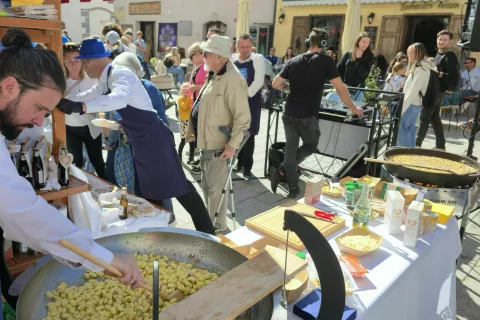 Gluten-Free Expo Slovenia v Radovljici vsako leto privabi več tisoč obiskovalcev iz Slovenije in tujine. Tudi leto&scaron;nja izvedba je bila namenjena povezovanju ponudnikov, strokovnjakov, bolnikov s celiakijo, njihovih svojcev in vseh, ki jih zanima brezglutenski način prehranjevanja. / Foto: Alenka Brun