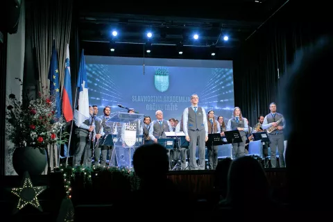 Slavnostna akademija ob obcinskem prazniku obcine Trzic, podelitev obcinskih priznanj in plaket, ter podelitev naziva castnega obcana obcine Trzic. Letos je naziv prejel Dr. Iztok Tomazin. Trzic, 11. 12. 2025 / Foto: MATIC ZORMAN