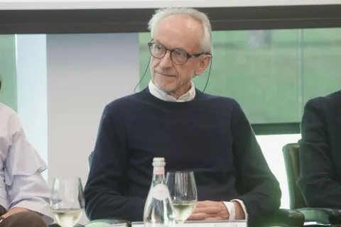 Salon Decanterjevih nagrajencev je obiskal tudi mednarodno priznani britanski vinski pisec Andrew Jefford. / Foto: Alenka Brun