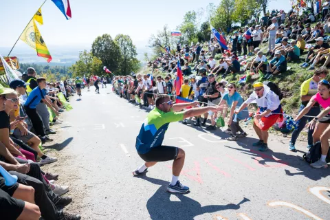 Evropsko prvenstvo v cestnem kolesarstvu 2026, množica gledalcev na nedeljski preizku&scaron;nji na Možjanci / Foto: Primož Pičulin