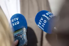 Simbolična fotografija mediji pobiranje izjave / Foto: Nik Bertoncelj