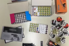 Streljal in metal pirotehnične izdelke