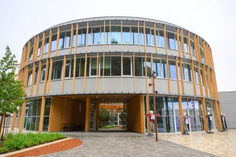 Otvoritev nove poslovne stavbe v Parku Zarta na območju Zbirnega centra Zarica v Kranju / Foto: Primož Pičulin