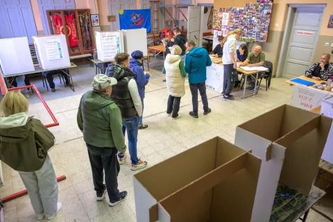 Gasovanje na enem zakonodajnem in treh posvetovalnih referendumih 2026 / Foto: Primož Pičulin