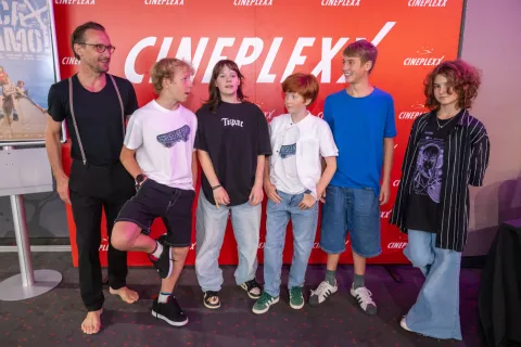 Ekipa filma IGRI&Scaron;ČA NE DAMO! na obisku premiere filma v Cineplexxu Kranj / Foto: Primož Pičulin