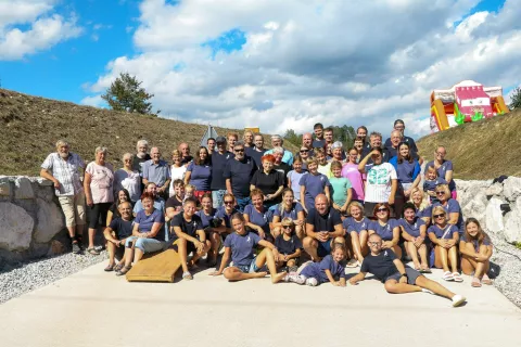 Ko va&scaron;čani Zalo&scaron; organizirajo piknik, je odziv vedno dober / Foto: Alenka Brun