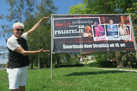 Andrej &Scaron;ifrer pravi, da je treba vsake toliko časa ponovno treba stopiti v prvi razred. Tokrat s ciklom večerov Četrtek za prijatelje. / Foto: Igor Kavčič