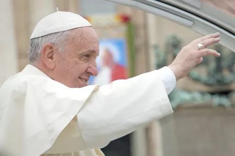 Papež Franči&scaron;ek je osrednja osebnost za vsakega novinarja, ki poroča iz Vatikana. Ta fotografija je nastala 27. aprila 2014. / Foto: Foto: Wikipedija