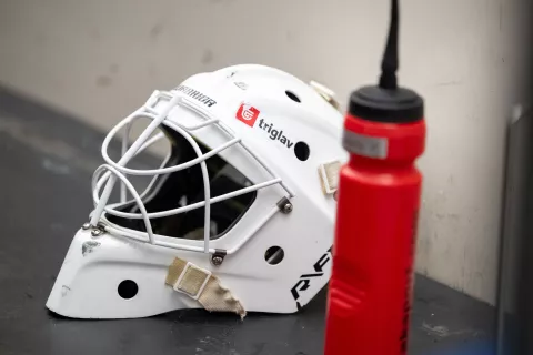 Hokejska tekma HDD SIJ Acroni Jesenice proti KHL Sisak Vitezovi (Hrva&scaron;ka).Simbolična fotografija. / Foto: Nik Bertoncelj