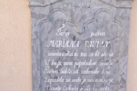 Prelep grob Marijane Kosmač / Foto: Ma&scaron;a Paulin