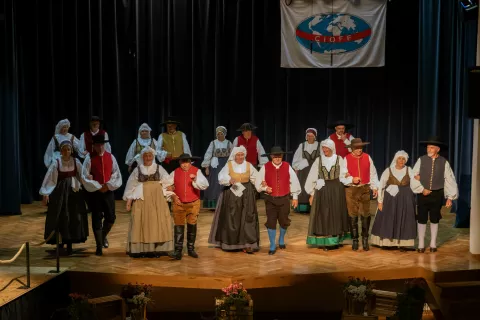 V Šenčurju so se predstavili članiFolklornega društva Šenčur. / Foto: Maša Likosar