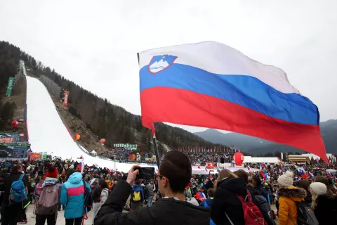 smučarski poleti Planica SP svetovni pokal kvalifikacije četrtek skakalnica mladi v planici triglav / Foto: Gorazd Kavčič