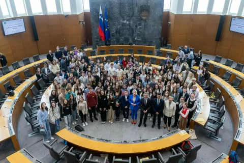 Zasedanje 33. nacionalnega Otroškega parlamenta v državnem zboru. / Foto: Anže Krže Za Zpms