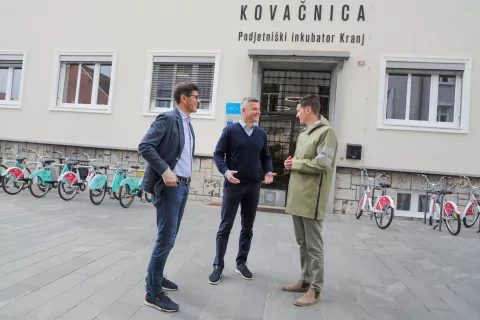 Matjaž Rakovec Župan MO KR Matjaž Nemec podpredsednik SD Janez Černe podžupan MO KRobisk v Kranju Kovačnica / Foto: Tina Dokl