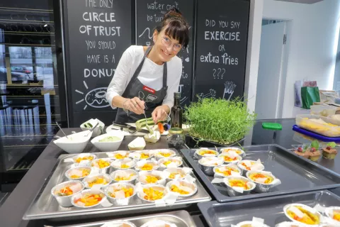 Barbara Kokelj avtorica Knjige Veganski priročnik / Foto: Tina Dokl