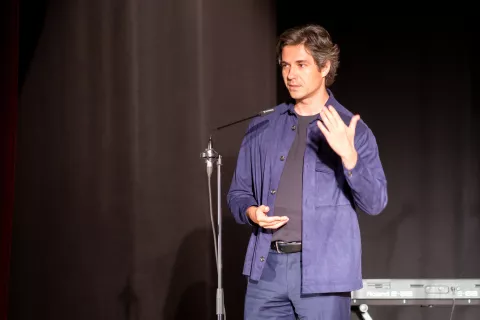 Osrednji govorec je bil minister za delo, družino, socialne zadeve in enake možnosti Luka Mesec / Foto: Simon Benedičič