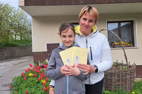 Hermina Jelovčan z nečakinjo Lucijo Remškar. / Foto: Osebni Arhiv