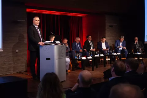 Okrogla miza GZS Ali bo slovensko gospodarstvo preživelo energetsko krizo, minister Bojan Kumer / Foto: Aleš Senožetnik